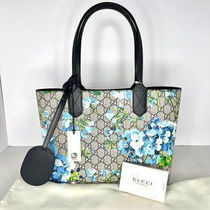 Gucci GG Supreme Monogram Blooms Small Tote in Blue and Beige, Reversible
